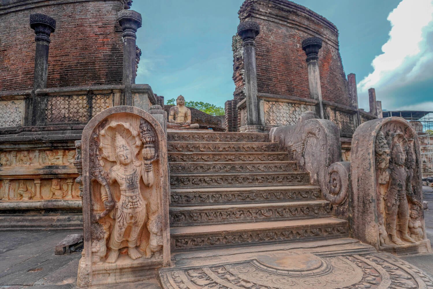 Polonnaruwa & Minneriya 02