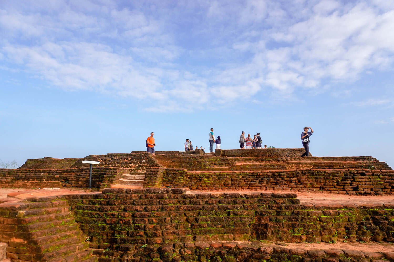 Sigiriya & Minneriya 01